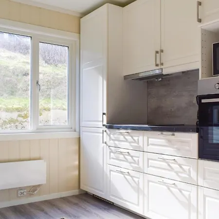 Stunning In W/ 2 Bedrooms *